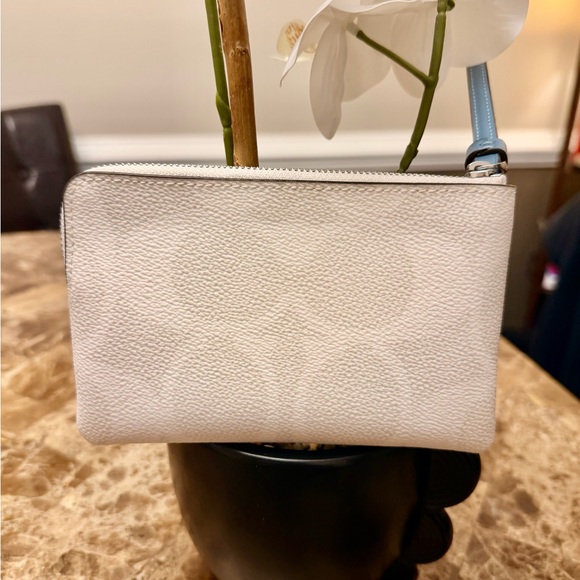 NWT Coach Corner Zip Wristlet in Signature Canvas and Coach Script - Picture 4 of 10